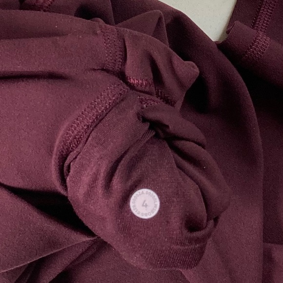 💢SOLD💢Align Pant, Cassis 28” - Picture 4 of 7